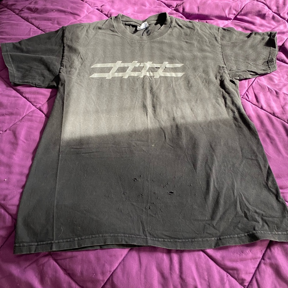 Cool black tee - preowned, well worn, mens L